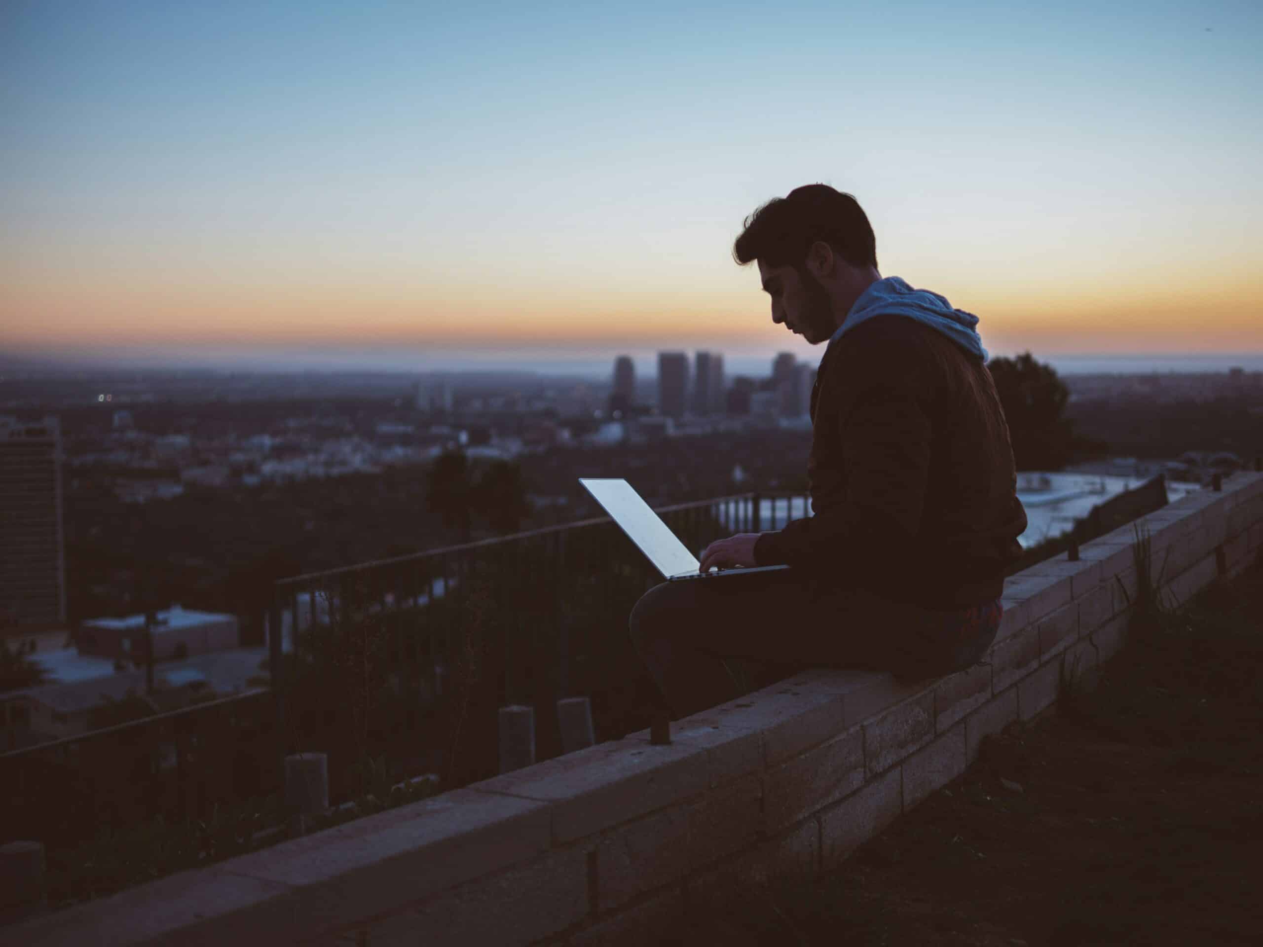 Mastère Marketing Digital 100 % en Ligne